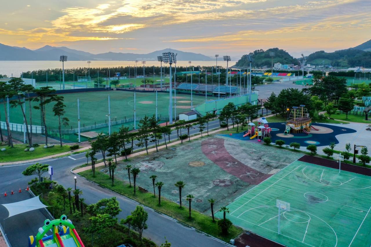 Namhae Sportspark Hotel Exteriör bild