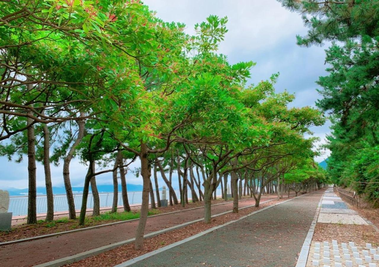 Namhae Sportspark Hotel Exteriör bild