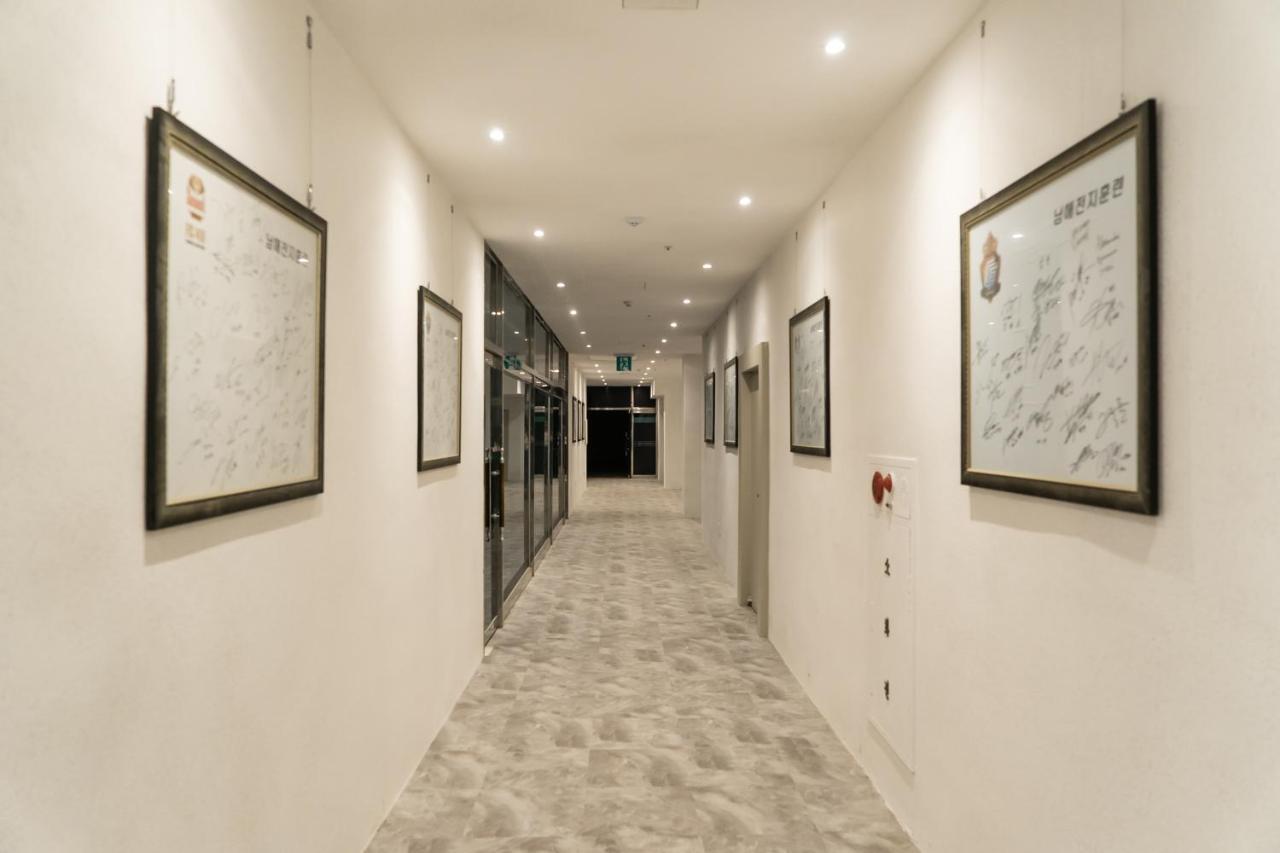 Namhae Sportspark Hotel Exteriör bild